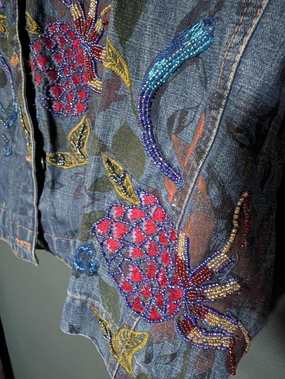 Chico's Embroidered Blue Denim Jacket with Multicolor Floral Accents Size 1 - Picture 9 of 9